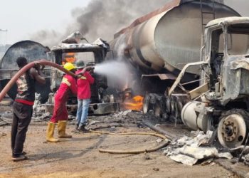 Nigeria: At least 60 people die trying to pump fuel from crashed car