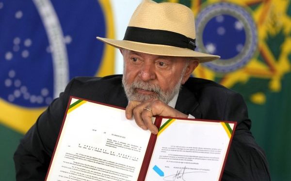 The Brazilian government has banned the use of smartphones in schools