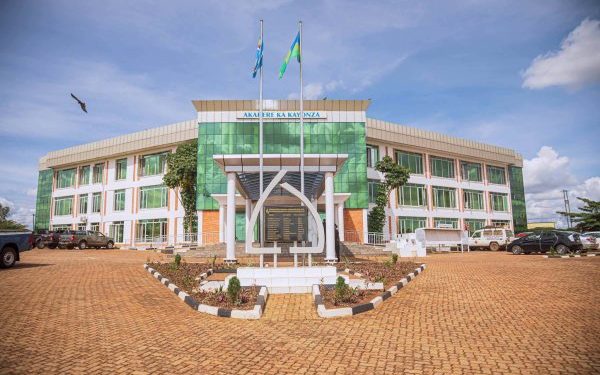 Kayonza: Umusore warutegereje ko amanota ye asohoka yagwiriwe n’ikirombe ahita apfa