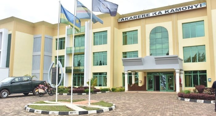 Kamonyi: Umusore yagiye gukiza abantu barwanaga bahita bamutera icyuma mu mutima arapfa