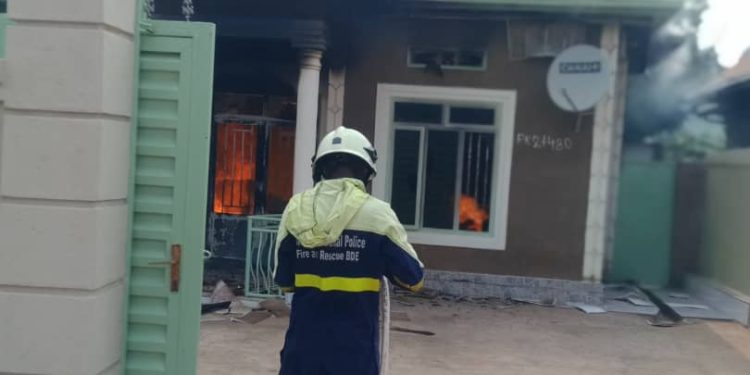 Rusizi: Inzu y’umuturage yafashwe n’inkongi y’umuriro ihiramo abifite agaciro ka miliyini 15 Frw