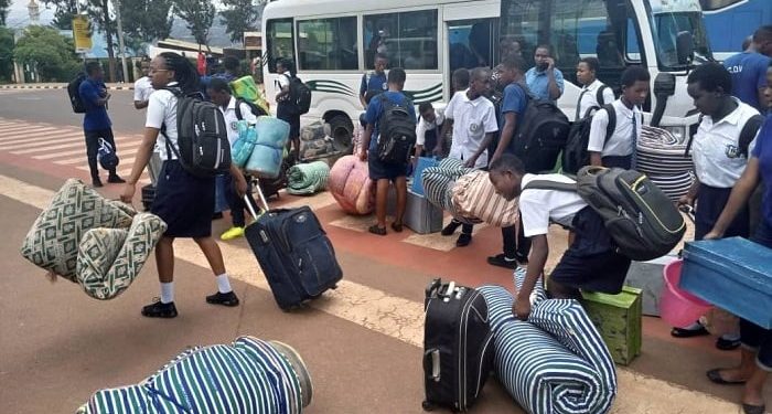 ITANGAZO RIJYANYE NA GAHUNDA Y’INGENDO Z’ABANYESHURI BIGA BACUMBIKIWE MU MASHURI AHEREREYE MU KARERE KA MUSANZE NA RULINDO