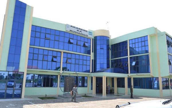 Ruhango: Umusore yatemye Nyina, bamubajije avuga ko yaraziko ari Satani ari gutema