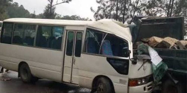Gatsata: Imodoka ya Coaster yakoze impanuka abantu 2 bahita bahasiga ubuzima