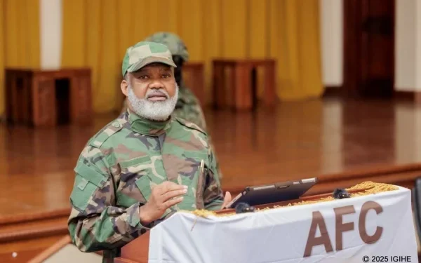 Corneille Nangaa yasubije umunyamakuru wamubajije niba u Rwanda ruha M23 inkunga , yongera gushimangira ko intego ari ugukuraho Tshisekedi