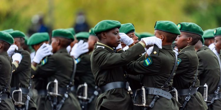 Aba Ofisiye 1029 barimo Umuhungu wa Perezida Kagame binjiye muri RDF