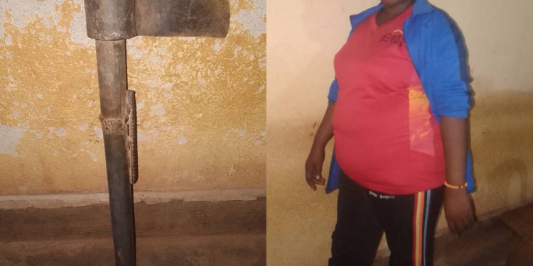 Gasabo: Umugore yafatanywe ishoka agiye kwica umugabo we