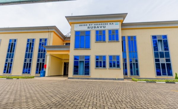 Rubavu: Umwana w’imyaka 16 afunzwe akekwaho kwica umugore w’imyaka 43