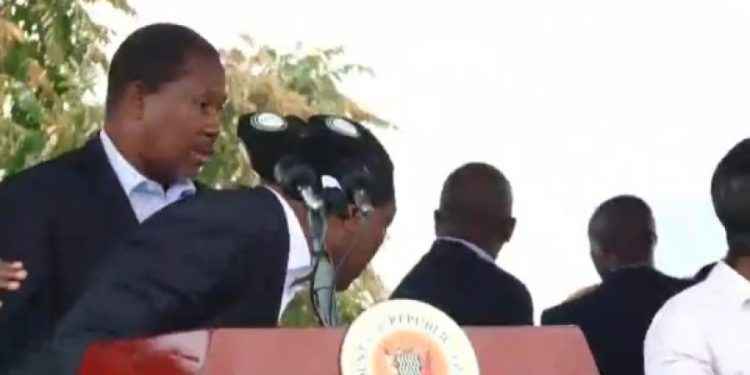 Perezida wa Zambia yatewe amabuye n’abaturage [Video]