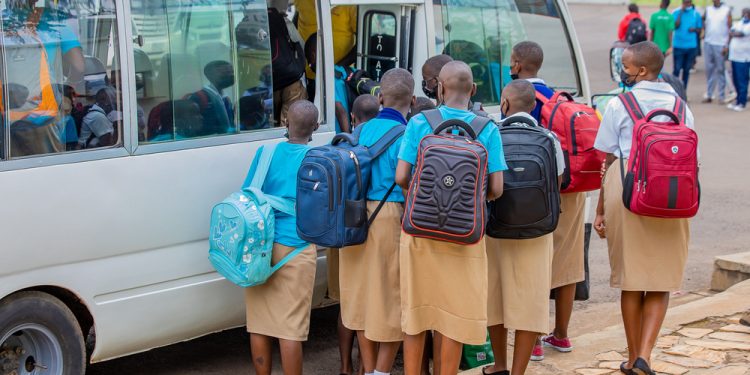 NESA: Uko abanyeshuri biga bacumbikirwa mu bigo bazasubira mu biruhuko by’igihembwe cya mbere umwaka w’amashuri wa 2025-2026