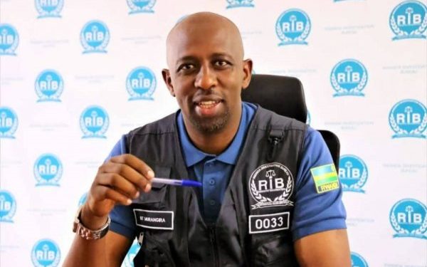 RIB yasubije uwayibajije niba kugurira ‘agafanta’ umukozi wabo byemewe