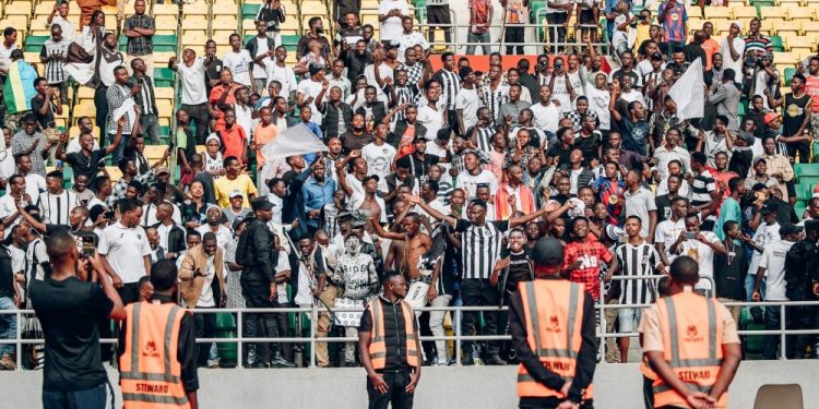 Abafana ba APR FC basohowe muri Stade ku mbaraga bahita bajya gukora igisa n’imyigaragambyo kuri FERWAFA