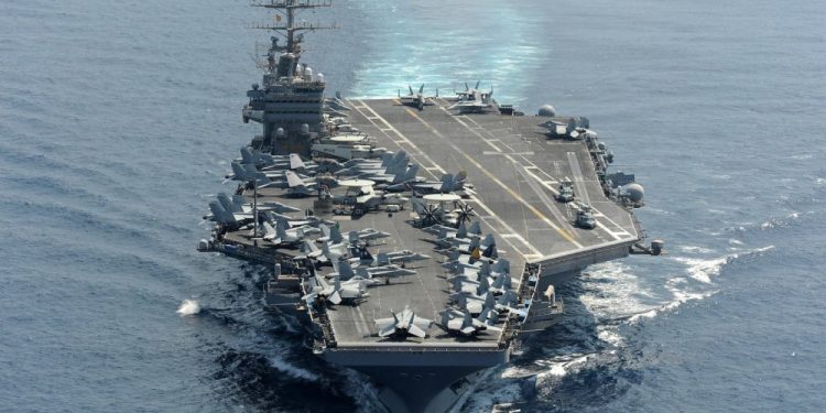 Iran yarashe ubwato rutura bw’intambara bwa Amerika