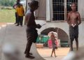 U Buhinde: Umugabo yagiye kubikuza amafaranga ya mushiki we witabye Imana bamwatse ikibyemeza ajya gutaburura umurambo awuzana muri banki