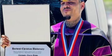 Kaminuza ya Harvest Christian yahaye Chris Brown impamyabumenyi y’ikirenga (PhD)