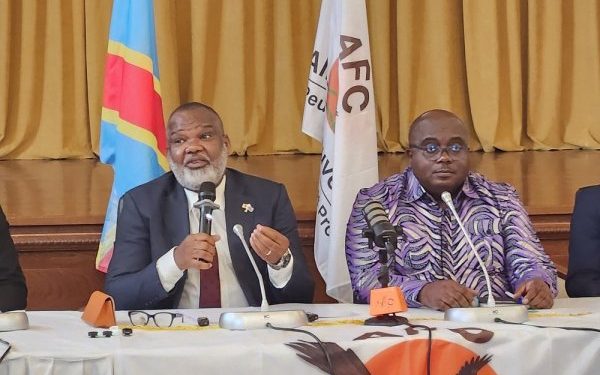 Corneille Nangaa wa AFC/M23 yibukije Tshisekedi ko iminsi asigaje ku butegetsi ibaze, amuburira ko umugambi afite wo kuvugurura Itegeko Nshinga utazamuhira