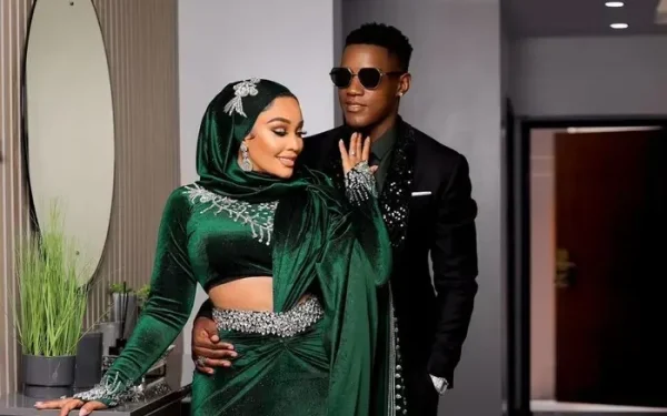 Zari Hassan yatandukanye n’umugabo we